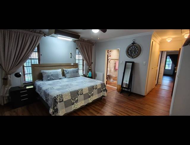 3 BEDROOM TOWNHOUSE FOR SALE IN PROTEA PARK